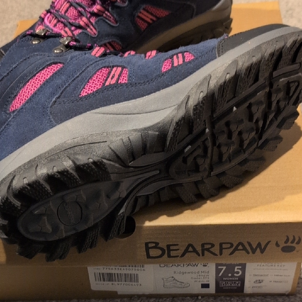 BearPaw Women's Hiking Shoes - Picture 6 of 7